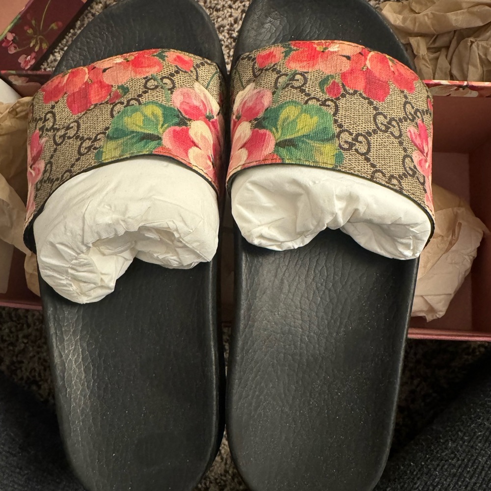 Women’s Gucci blooms supreme slides